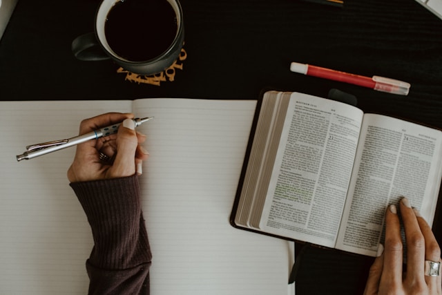 a woman using bible study tips